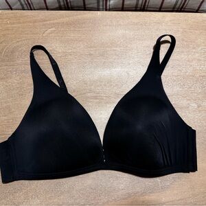 Lounge black t-shirt bra size s+